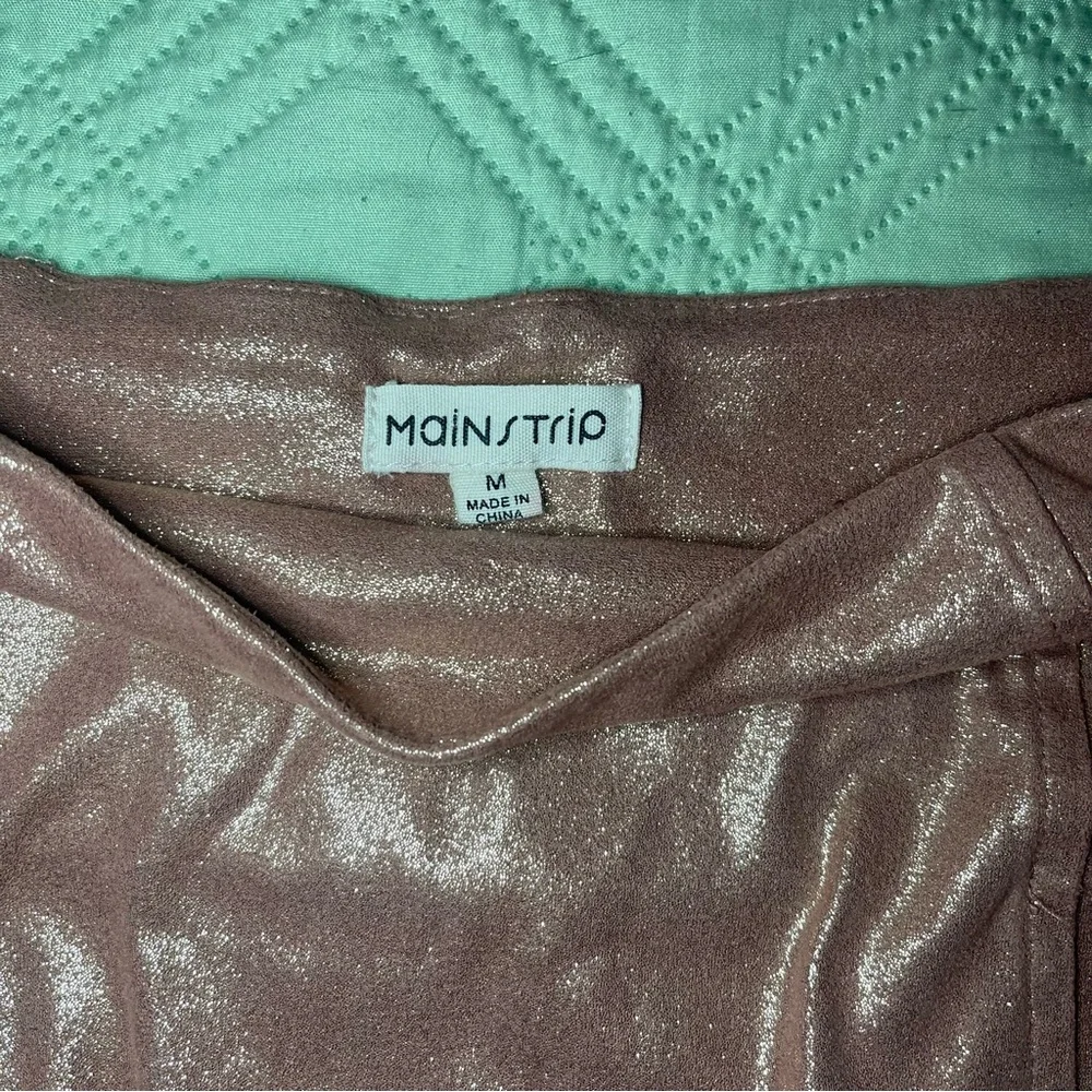 Main Strip Metallic Rose Pencil Skirt